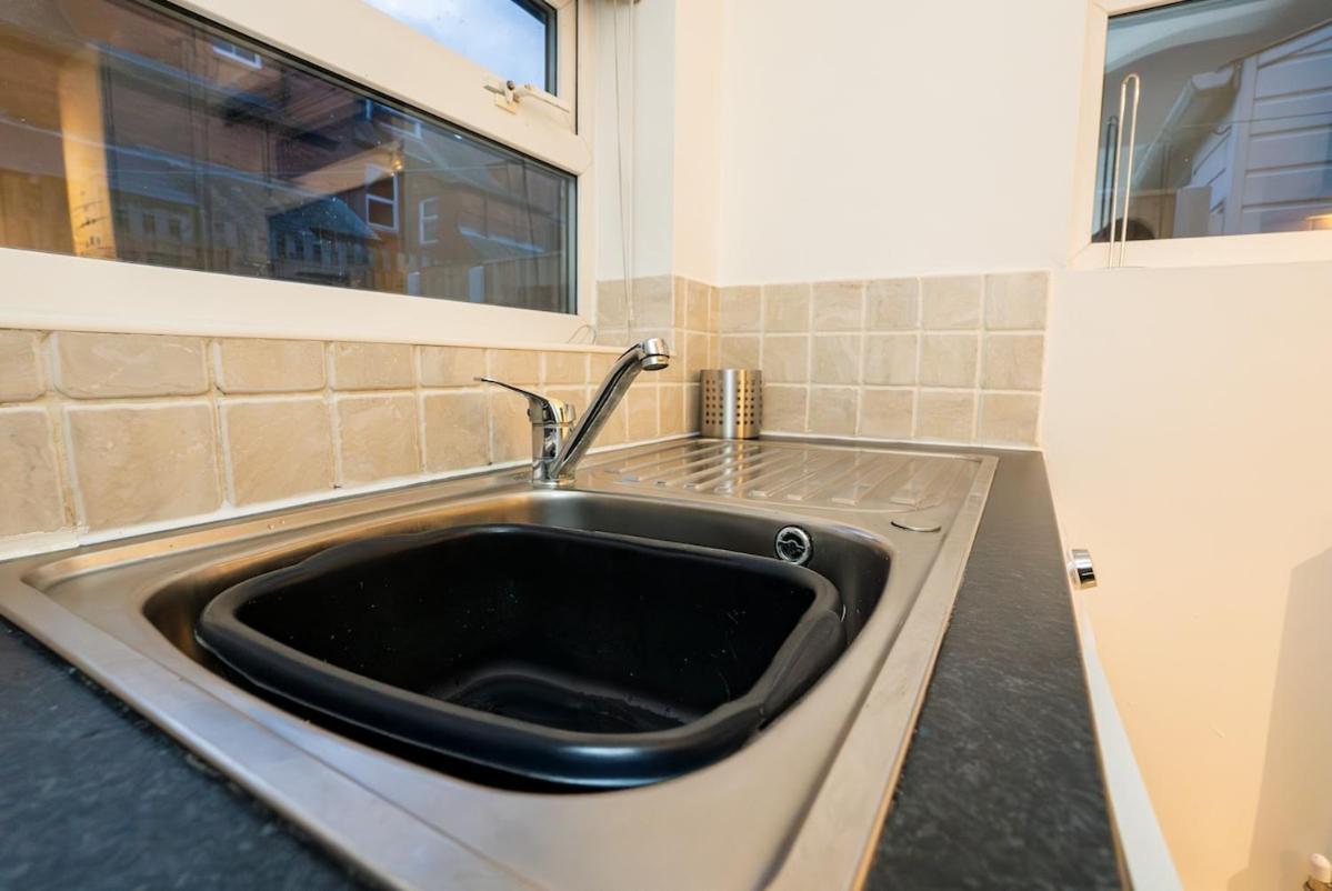 Comfy 4 Bed House Near Notts Centre - Free Parking *