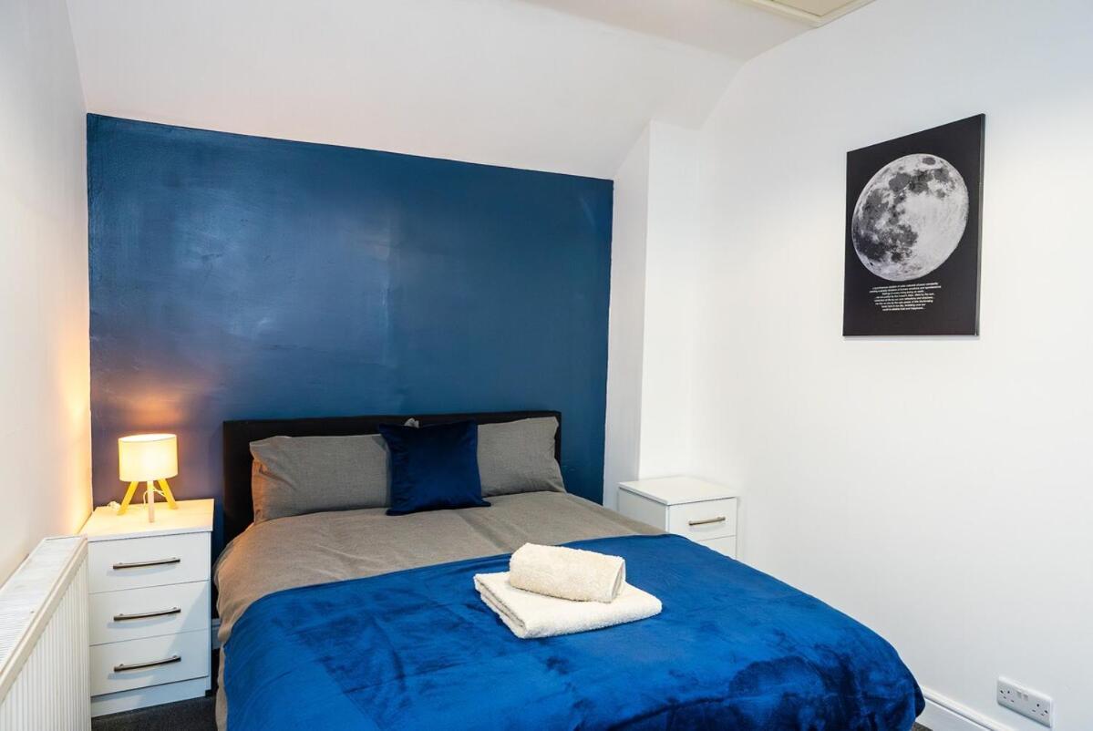 Comfy 4 Bed House Near Notts Centre - Free Parking * Nottingham