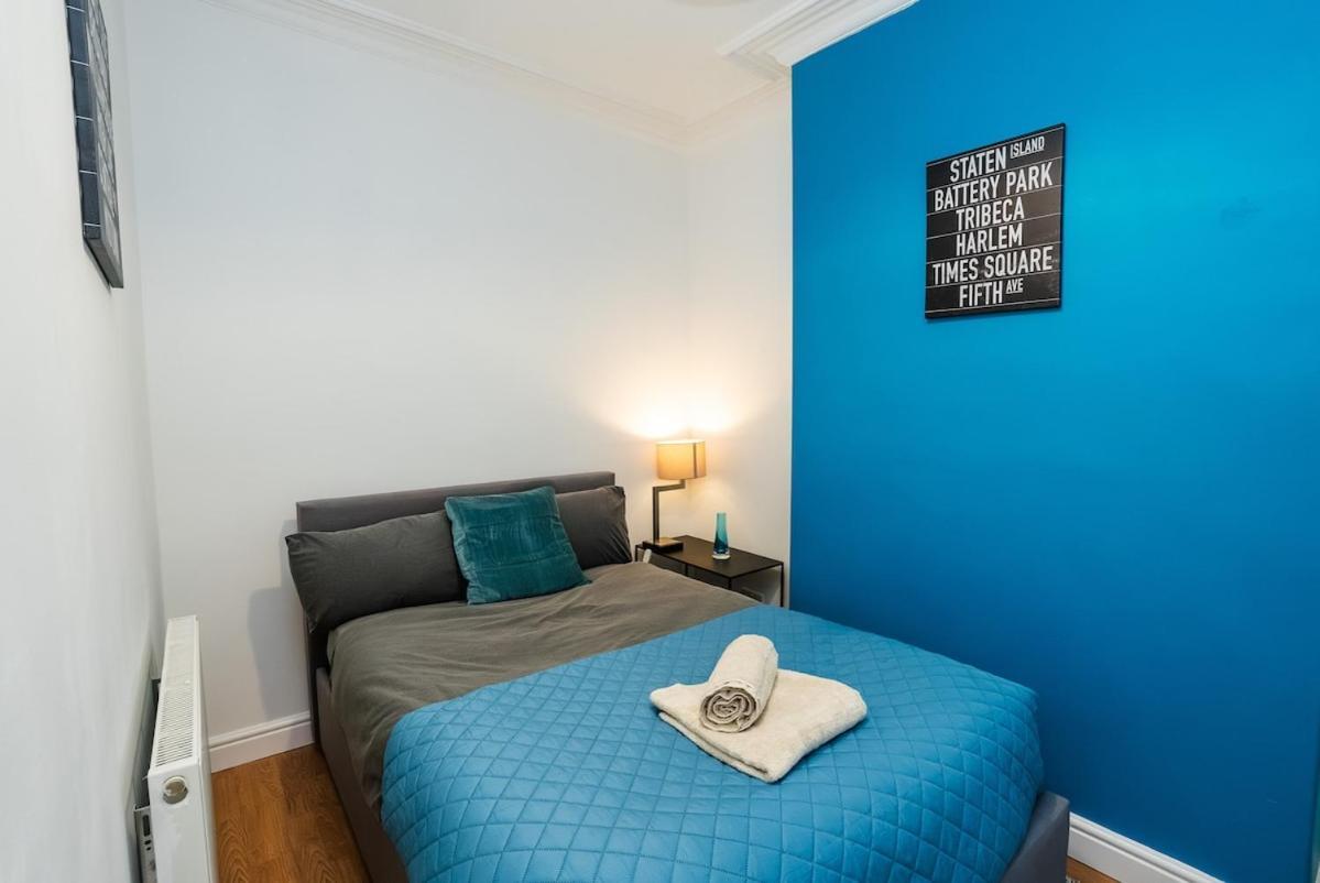 Holiday home Comfy 4 Bed House Near Notts Centre - Free Parking
